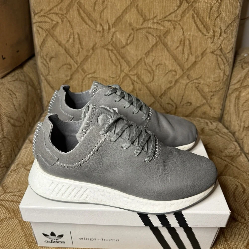 Adidas Men Wings + Horns NMD R2 Gray Leather Sneaker Athletic Shoe Sz 9 BB3117